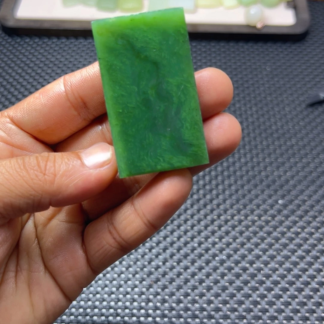 云***月和田玉未镶嵌珠宝半成品