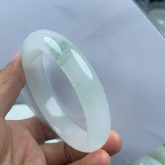 小***李石英质玉（金丝玉）未镶嵌手镯