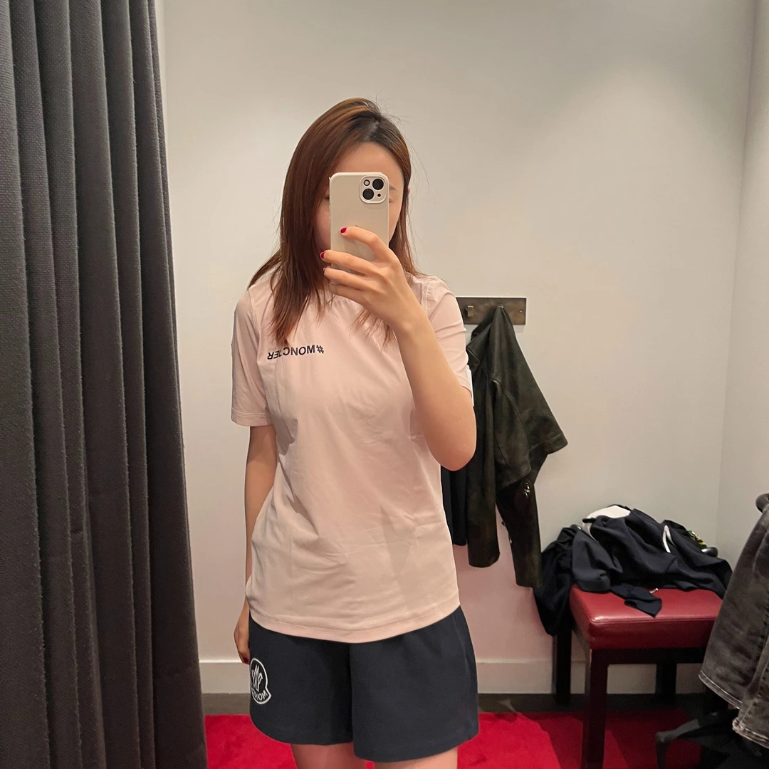 【巴黎直邮】Moncler盟可睐标识圆领印花短袖T恤女款浅粉色88C00