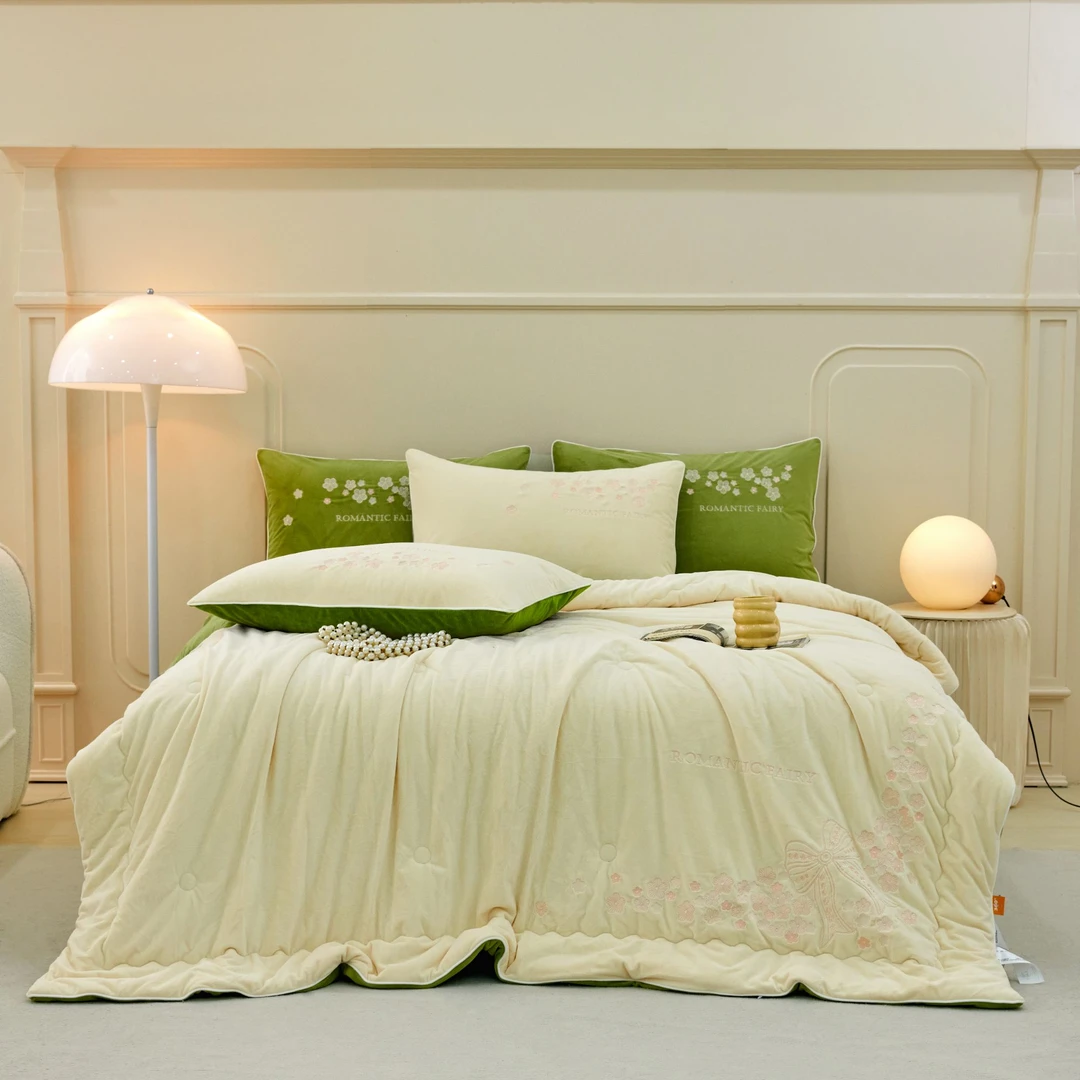 即暖绒 速热懒人被  可水洗  直接盖  软糯亲肤 透气性好 绣花