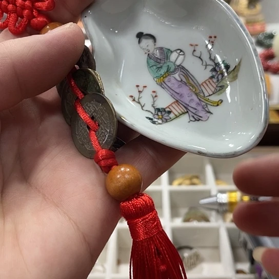 瓷片精致雕刻工艺