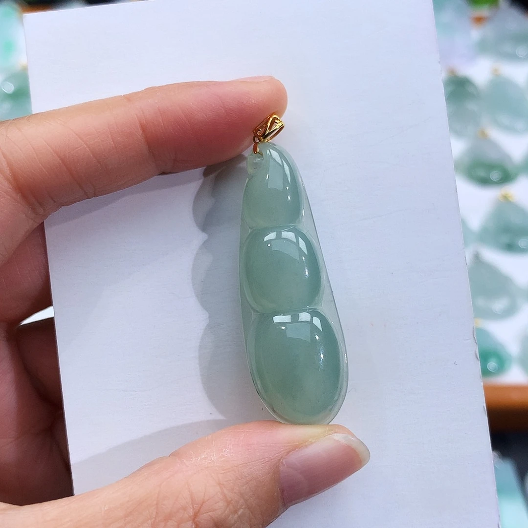 翡翠18K金镶嵌颈饰翡翠吊坠