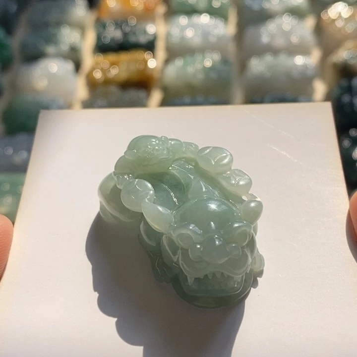 翡翠颈饰未镶嵌天然翡翠貔貅吊坠