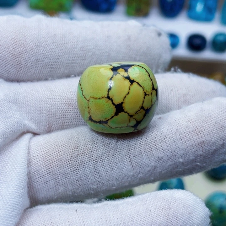 绿松石未镶嵌饰品