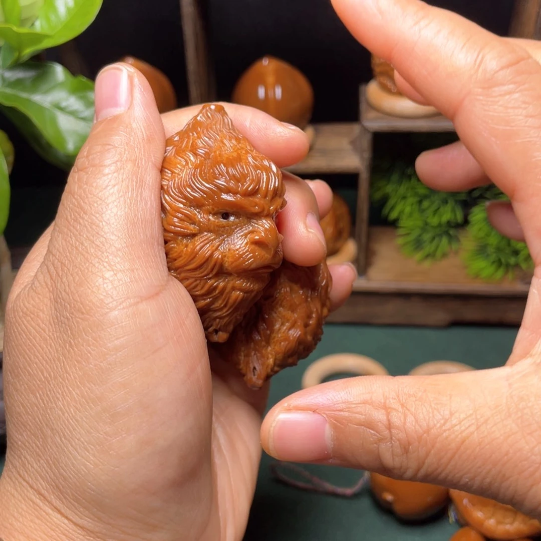 把件橄榄核大圣一对