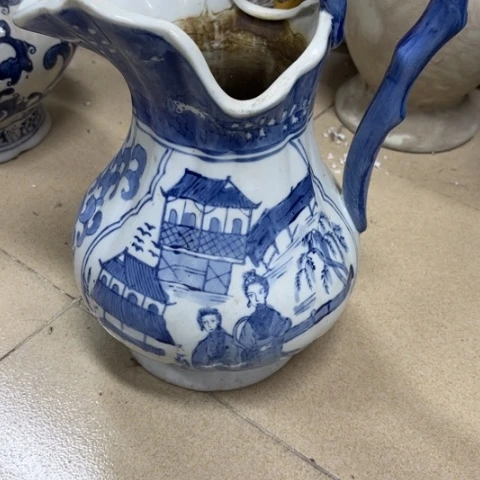 瓶百**来瓷片瑕疵不退不换，介意不拍