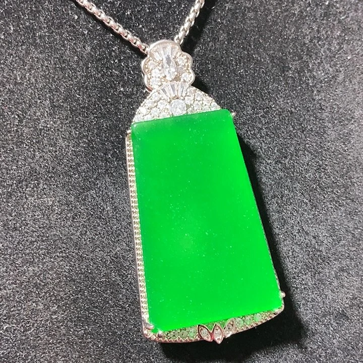 翡翠颈饰银S925镶嵌吊坠