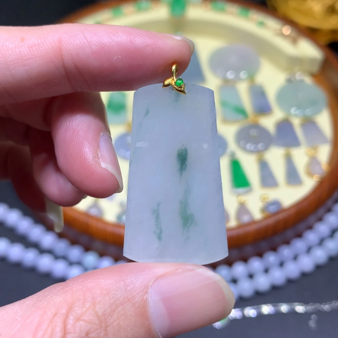 翡翠吊坠(不含链)18K金镶嵌