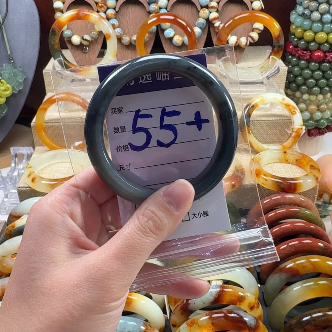 蛇纹石玉未镶嵌手镯1