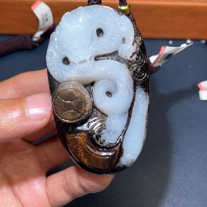 祥***驼颈饰未镶嵌和田玉