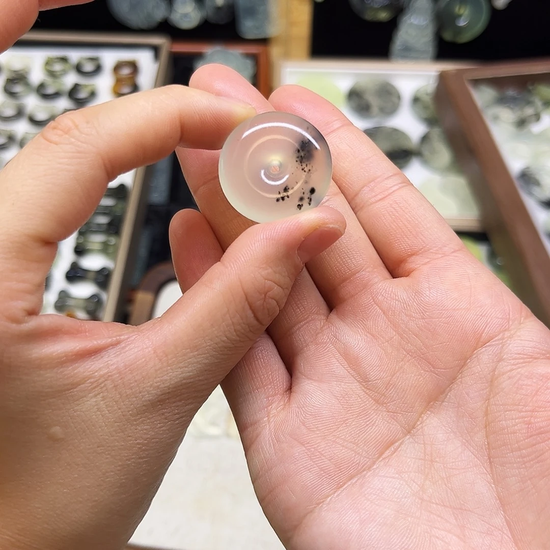 岫玉未镶嵌吊坠(赠链)