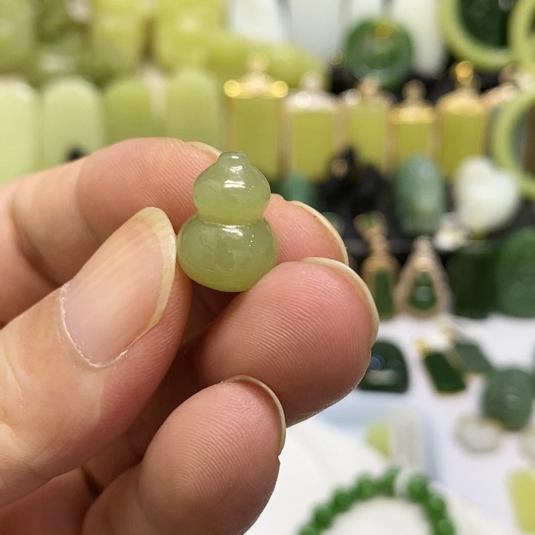 【闪购商品】颈饰未镶嵌和田玉