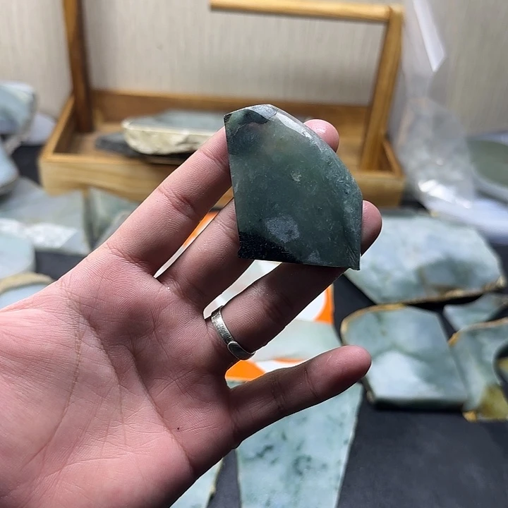 翡翠未镶嵌颈饰纯天然缅甸翡翠