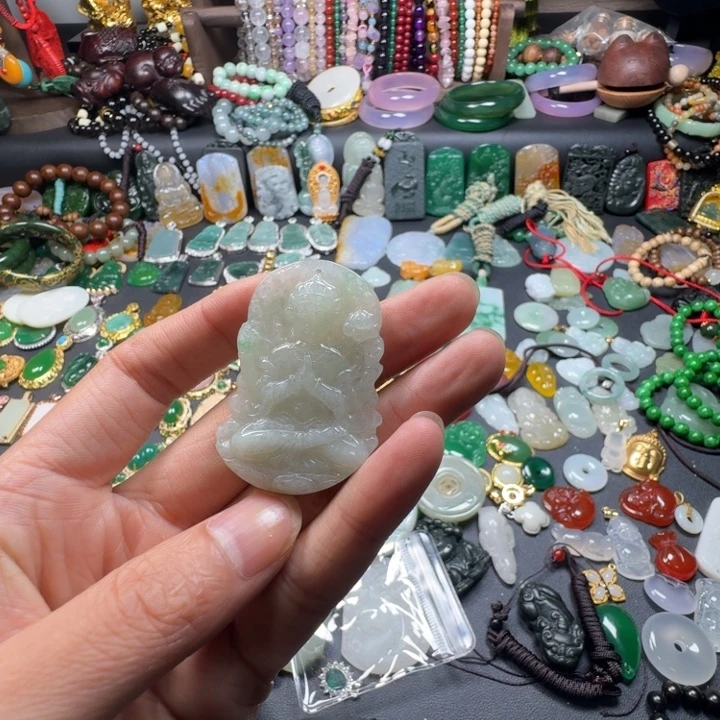 古***灵吊坠(赠链)未镶嵌翡翠有纹有裂普贤菩萨吊坠