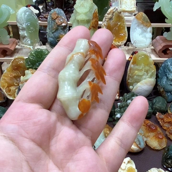 未镶嵌蛇纹石玉颈饰