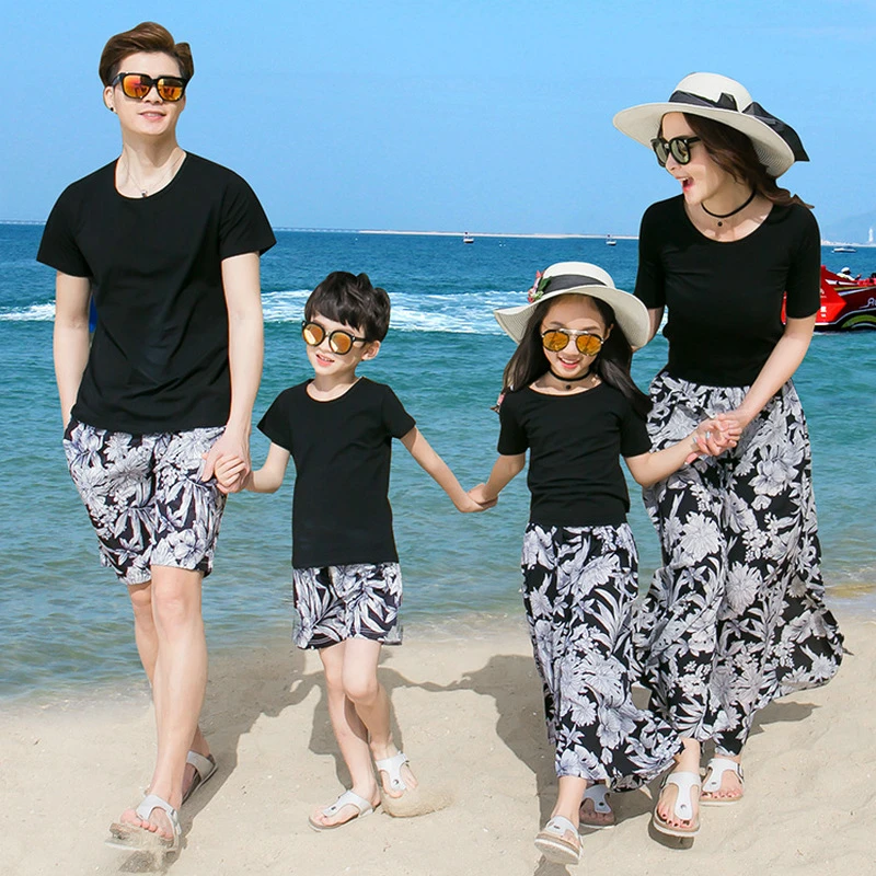海边度假亲子装夏装沙滩拍照母子装母女装三亚旅游一家三四口套装