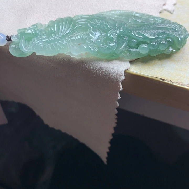 翡翠颈饰未镶嵌吊坠