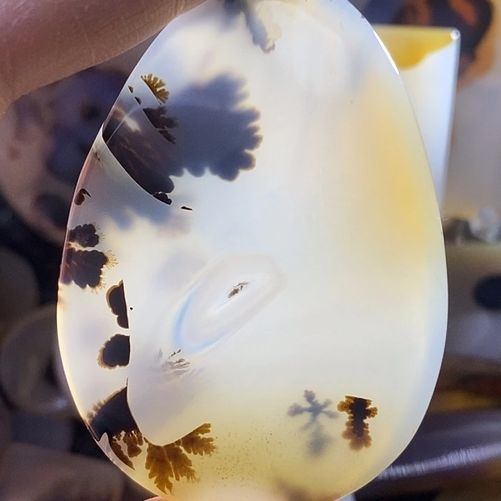 未镶嵌颈饰玛瑙/玉髓梦**裳