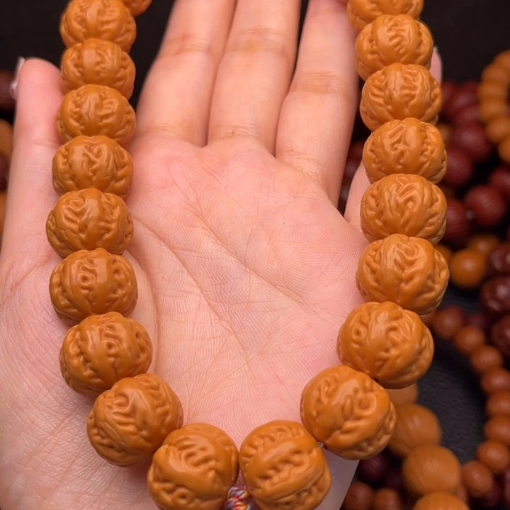 猴头核桃吊坠麻花手持