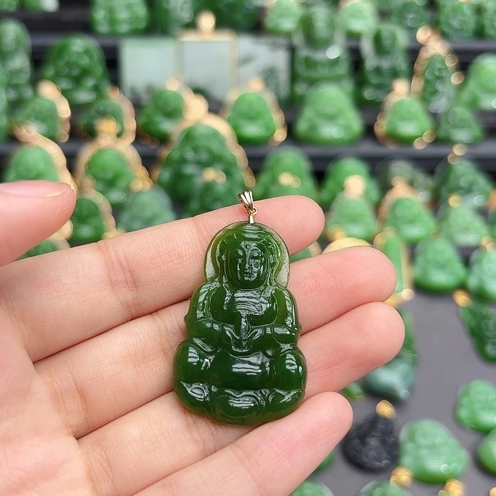 颈饰18K金镶嵌和田玉（碧玉）