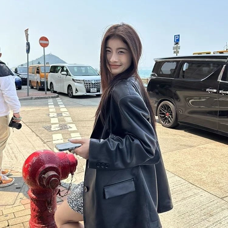 2025春秋新款设计高级感炸街复古黑色PU皮西装皮衣外套女宽松港风