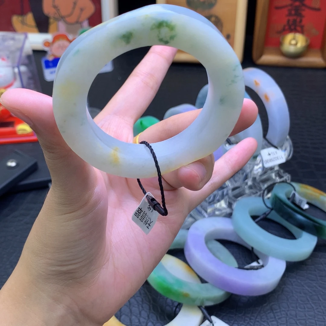 定制翡翠未镶嵌翡翠手镯