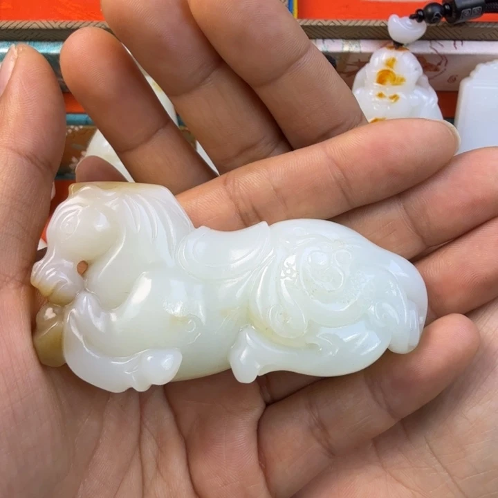 和田玉未镶嵌把件