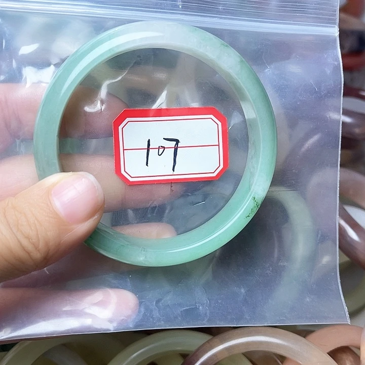 石英质玉手镯未镶嵌107