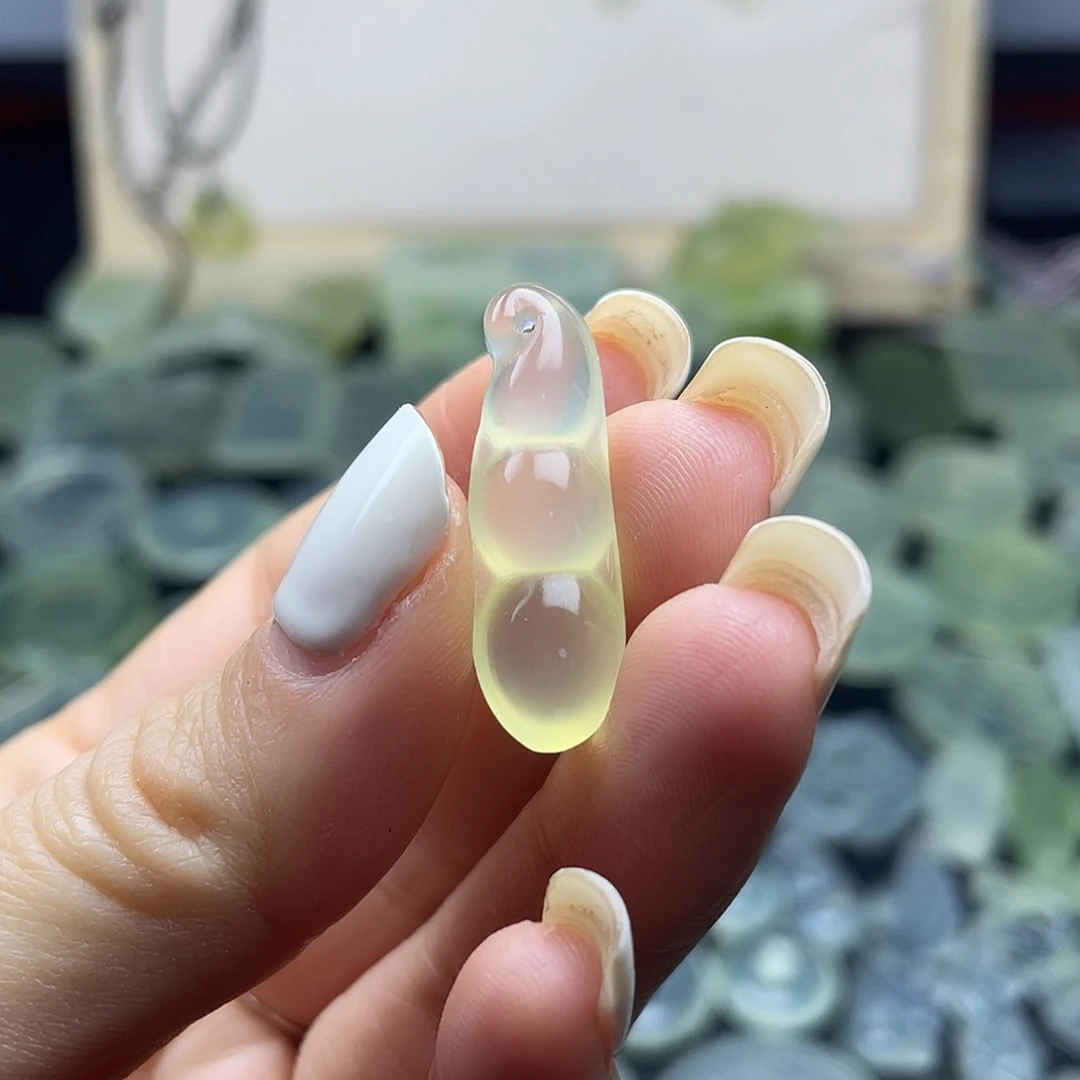 岫玉未镶嵌项圈福豆