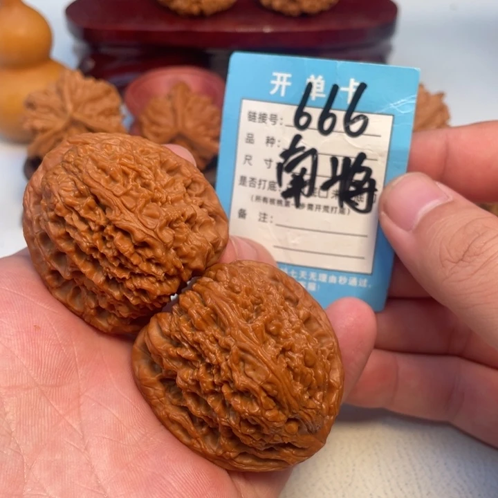 哇***哈文玩核桃吊坠核桃