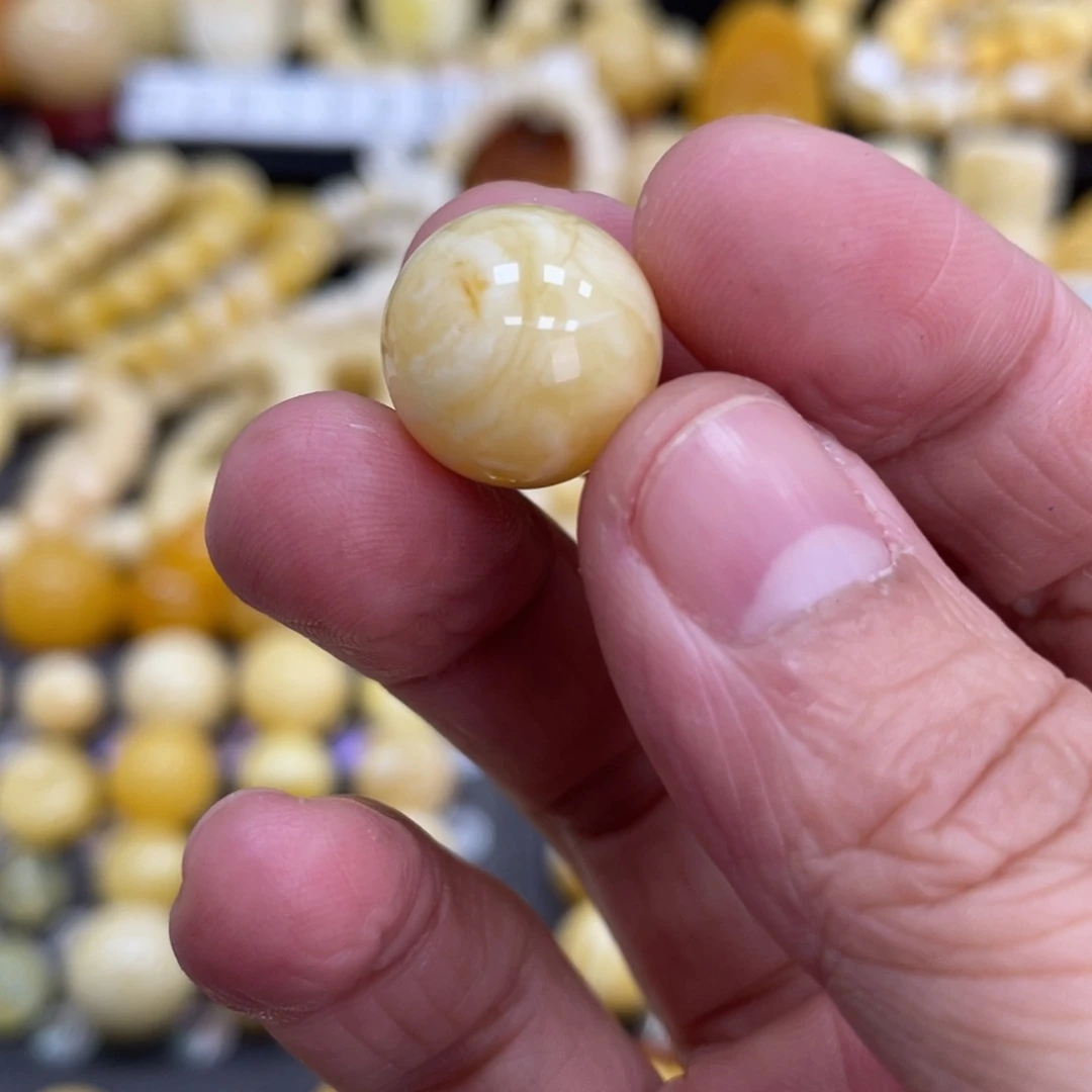 琥珀珠宝奇石未镶嵌14.8mm微瑕疵浓蜡