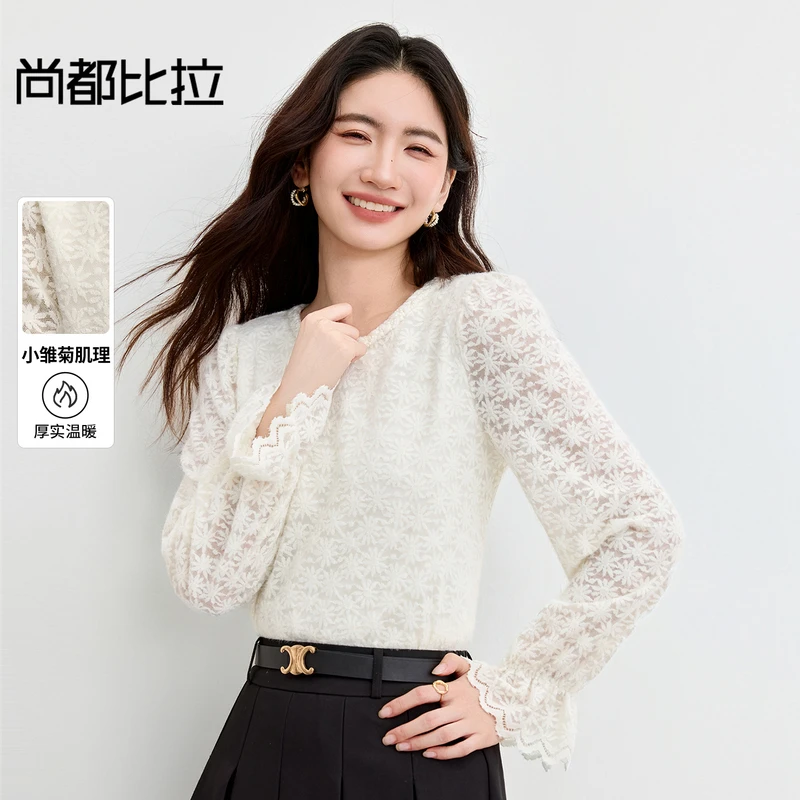 尚都比拉 通勤外穿内搭钉珠花边圆领喇叭袖小雏菊肌理蕾丝衫A3128