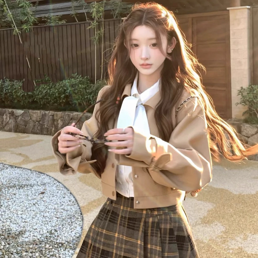 小小仟 伯爵茶饼干 短款风衣兔耳朵白衬衫格子百褶裙套装秋