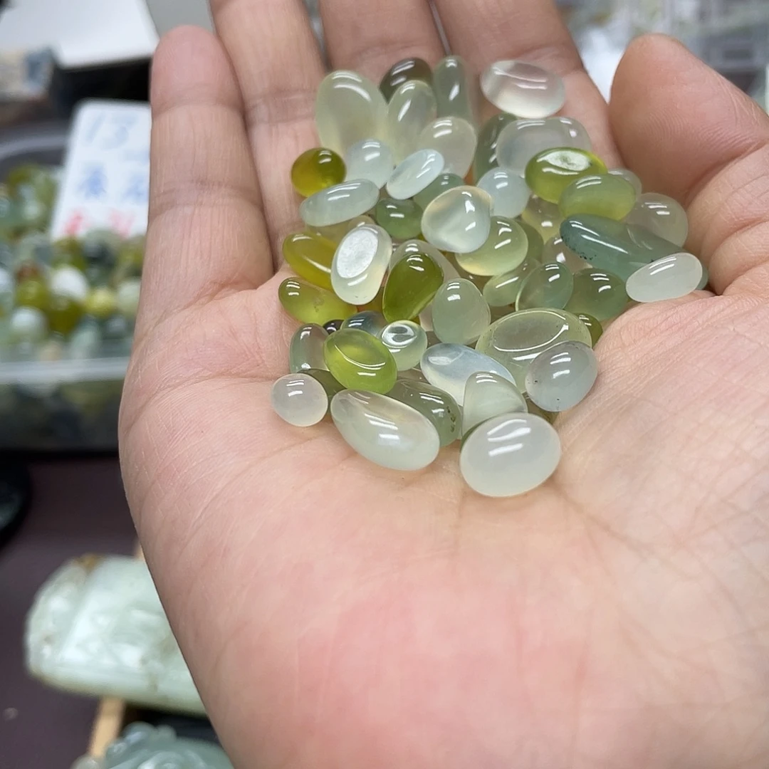 蛇纹石玉合金原石无孔