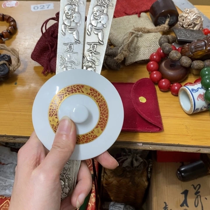 瓷片哈中古工艺品一件