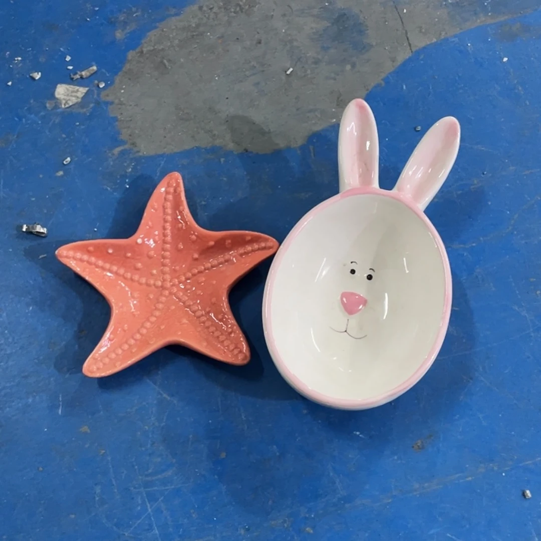 摆件樱*?磕碰。封釉。