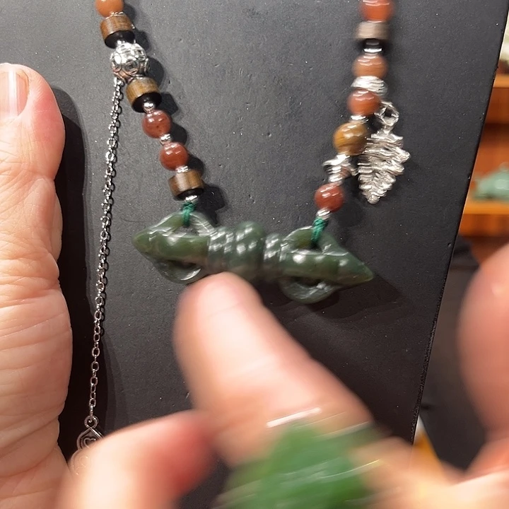 颈饰未镶嵌和田玉（糖玉）