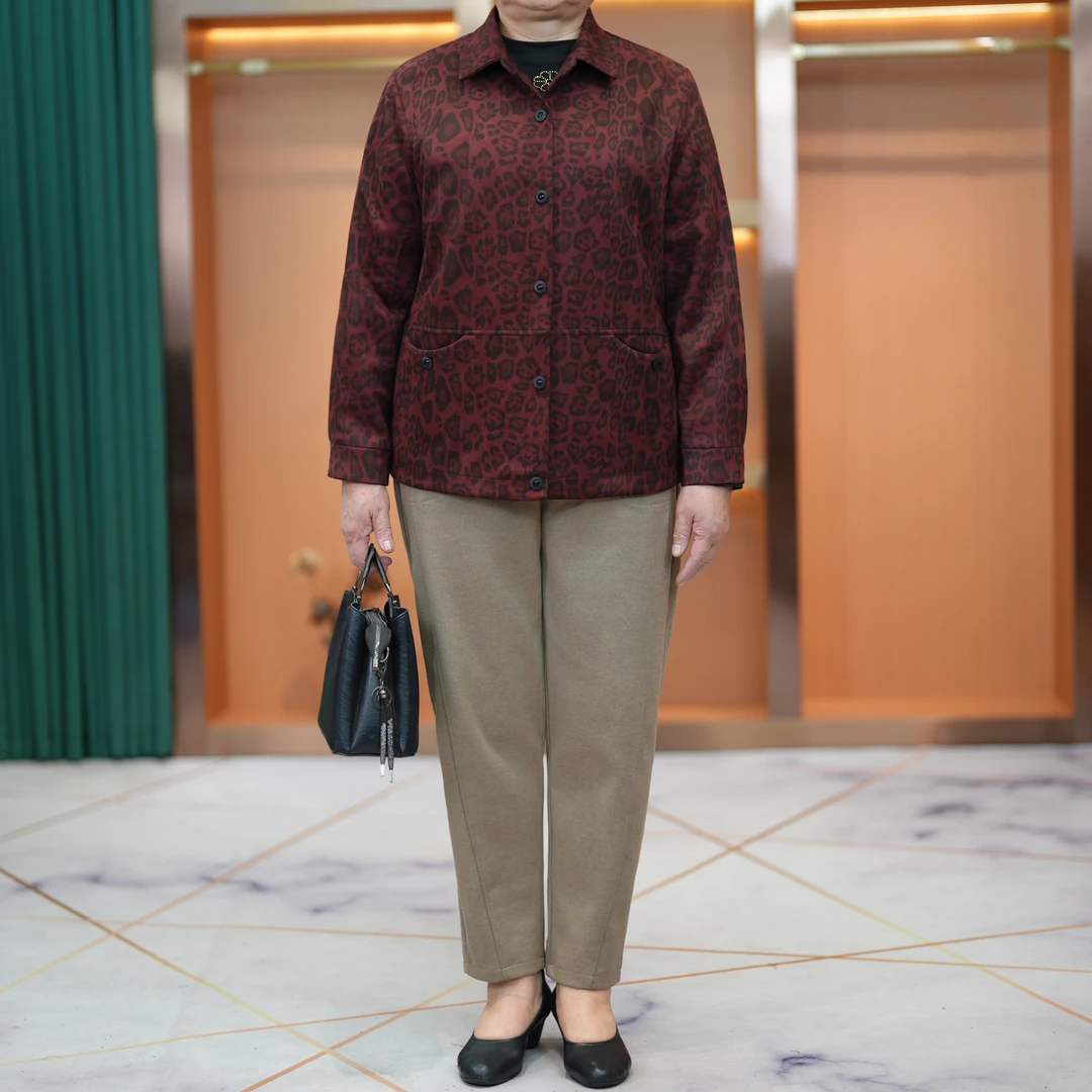 大码妈妈装豹纹翻领外套2025春新款中老年洋气休闲大口袋上衣宽松