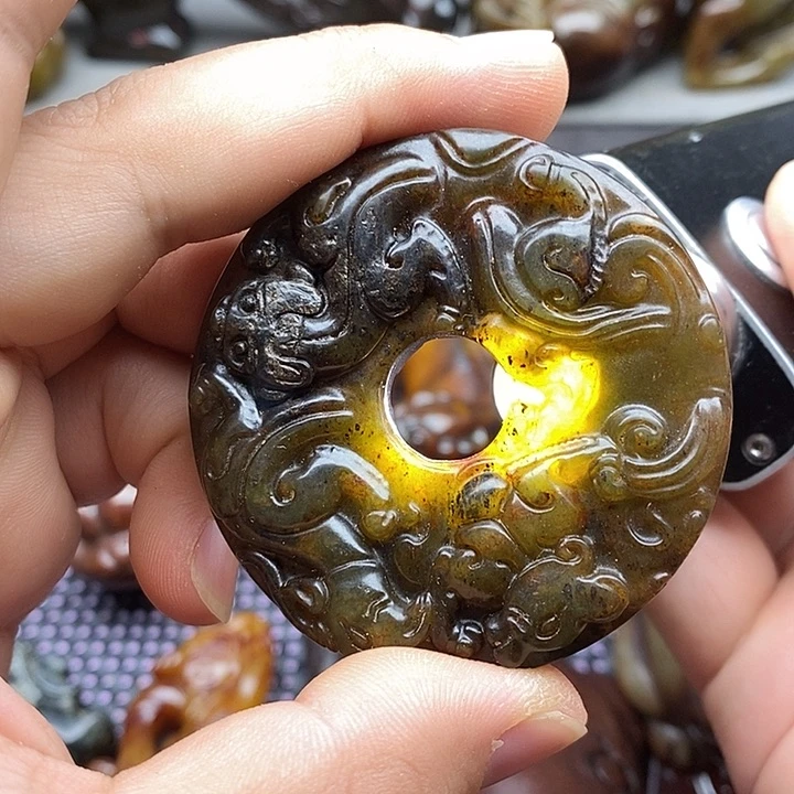 蛇纹石玉未镶嵌颈饰