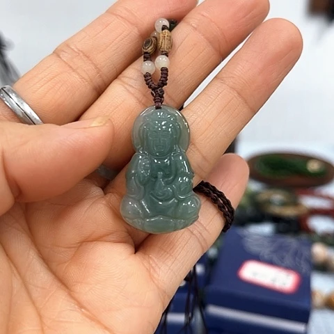 翡翠未镶嵌颈饰挂件