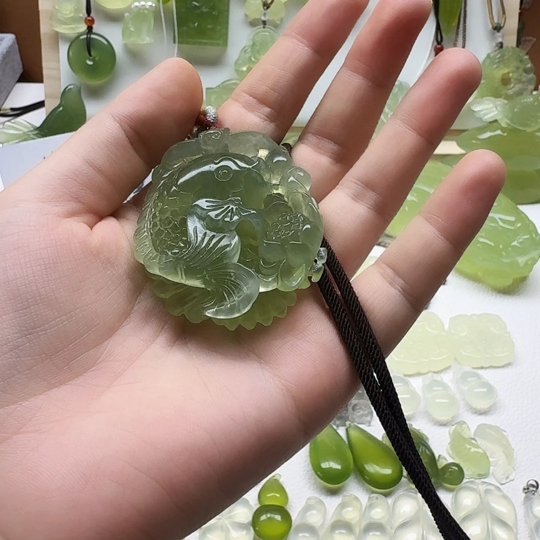 三***毛合金蛇纹石玉颈饰