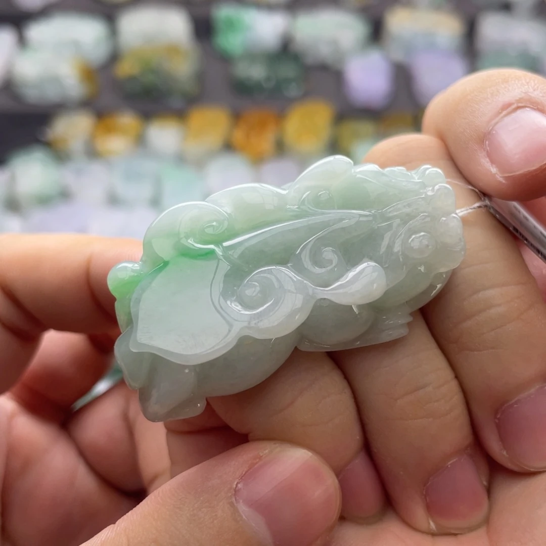 翡翠颈饰未镶嵌貔貅