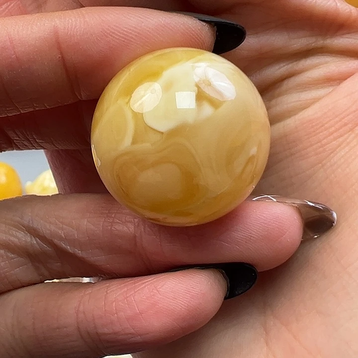 蜜蜡未镶嵌珠宝奇石