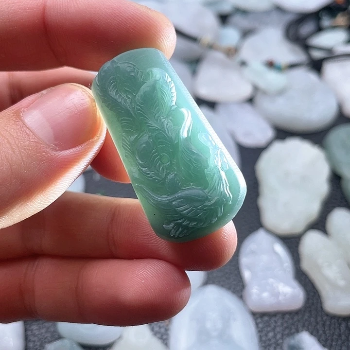 未镶嵌定制翡翠钟**姐翡翠