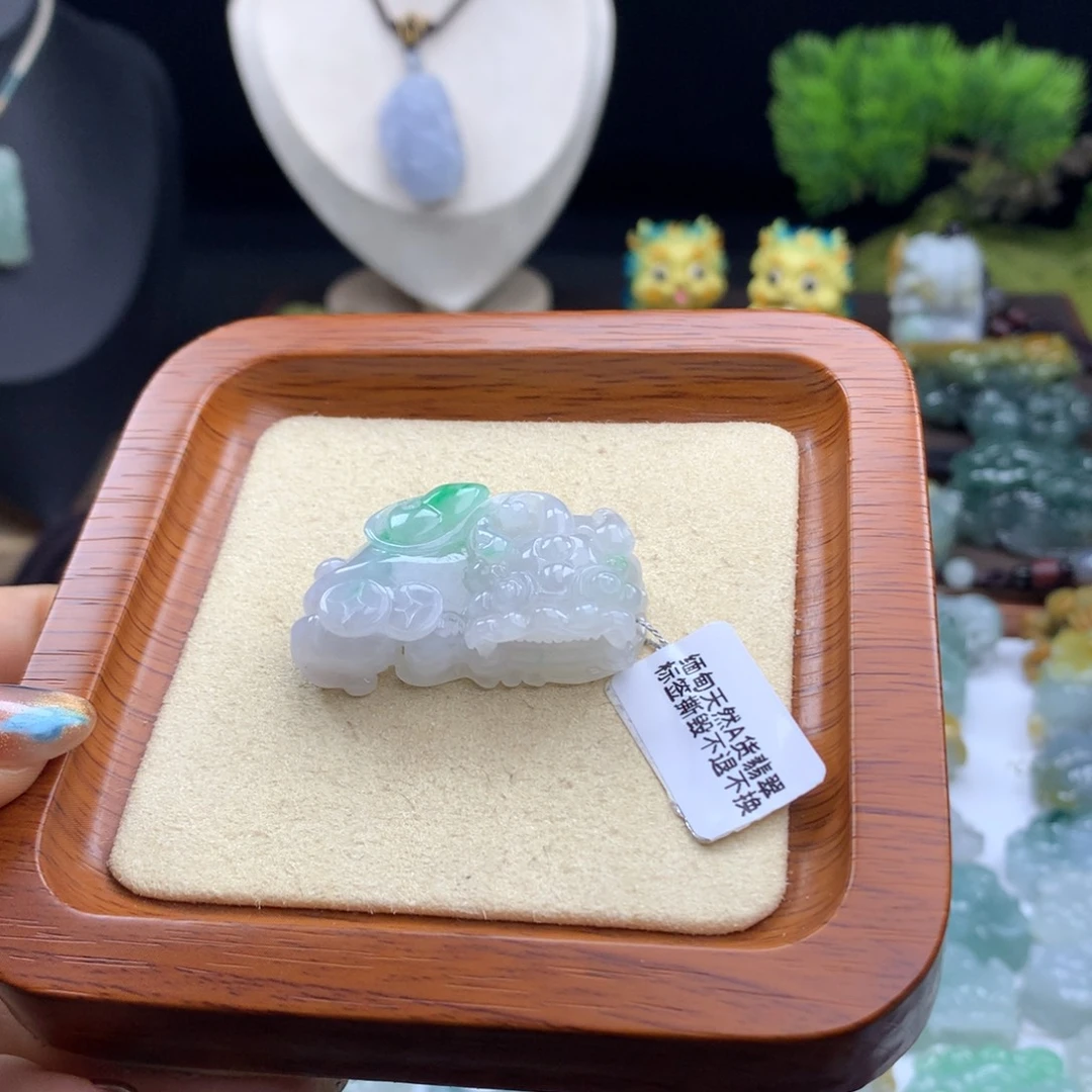 翡翠未镶嵌颈饰22