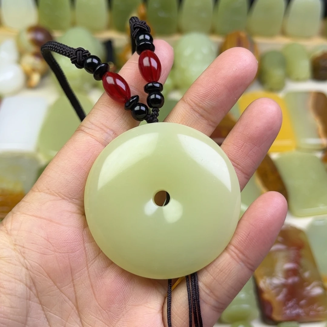 新疆昆仑山料平安扣