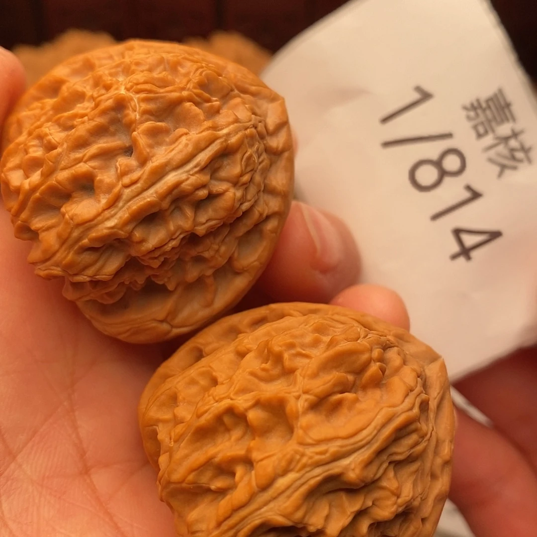 文玩核桃把件38.8三角白
