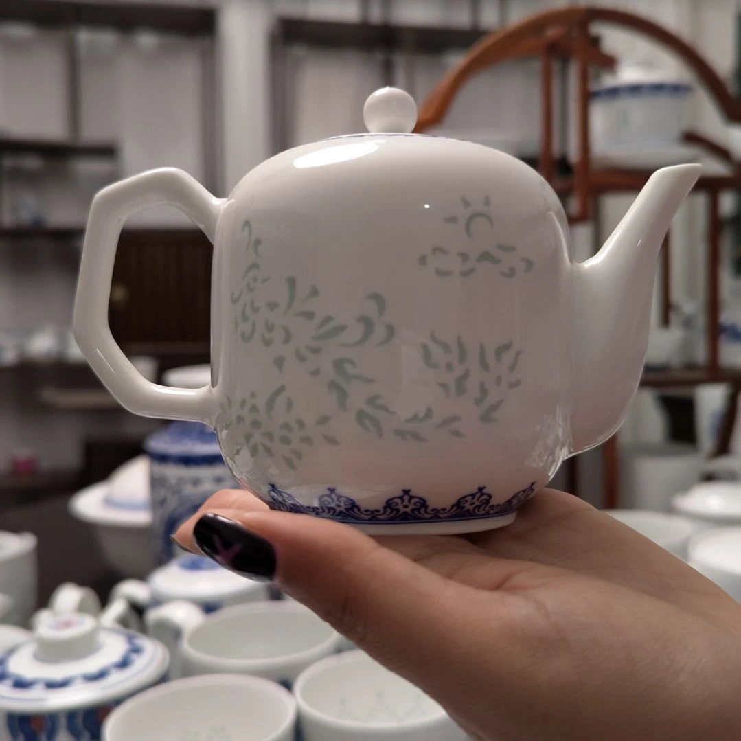 陶瓷丹凤朝阳茶壶一个