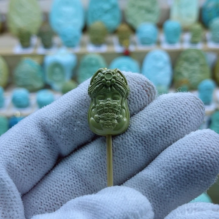 绿松石未镶嵌珠宝奇石