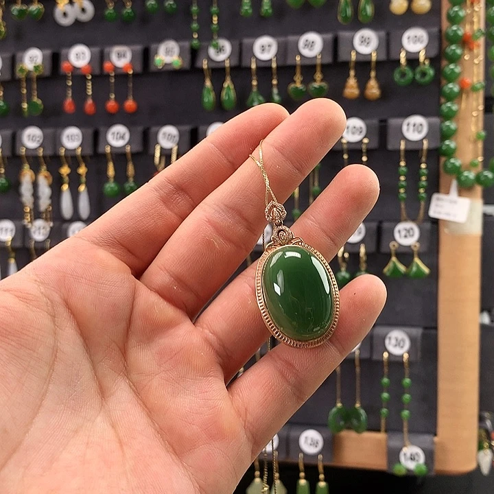 和田玉颈饰18K金镶嵌